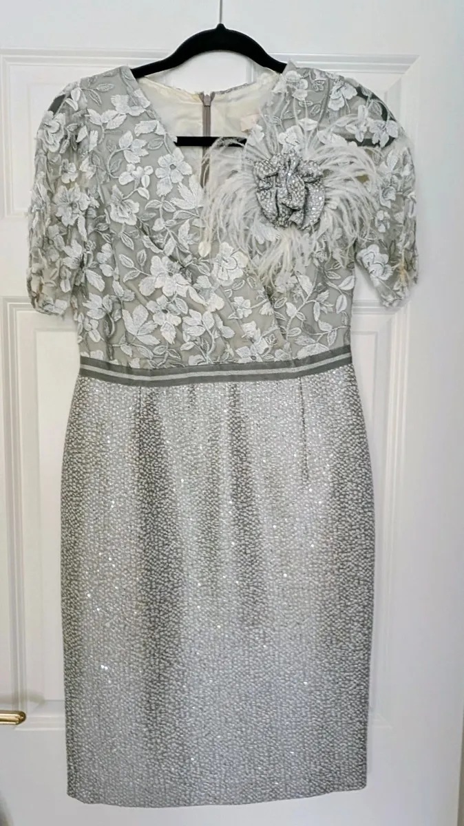 Size 8 occasion dress and fascinator - Image 1