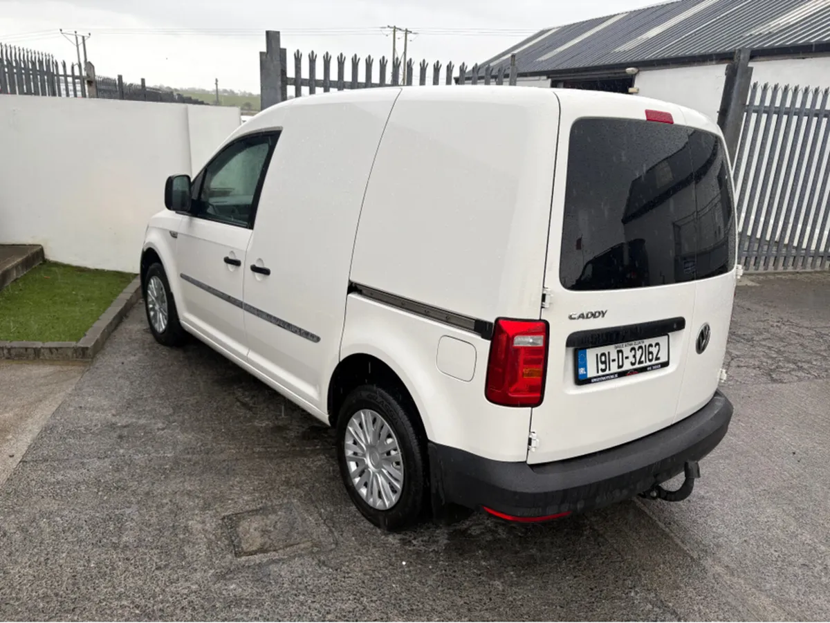 Volkswagen Caddy PV TDI 75HP MANUAL 5SPEED 5DR - Image 3