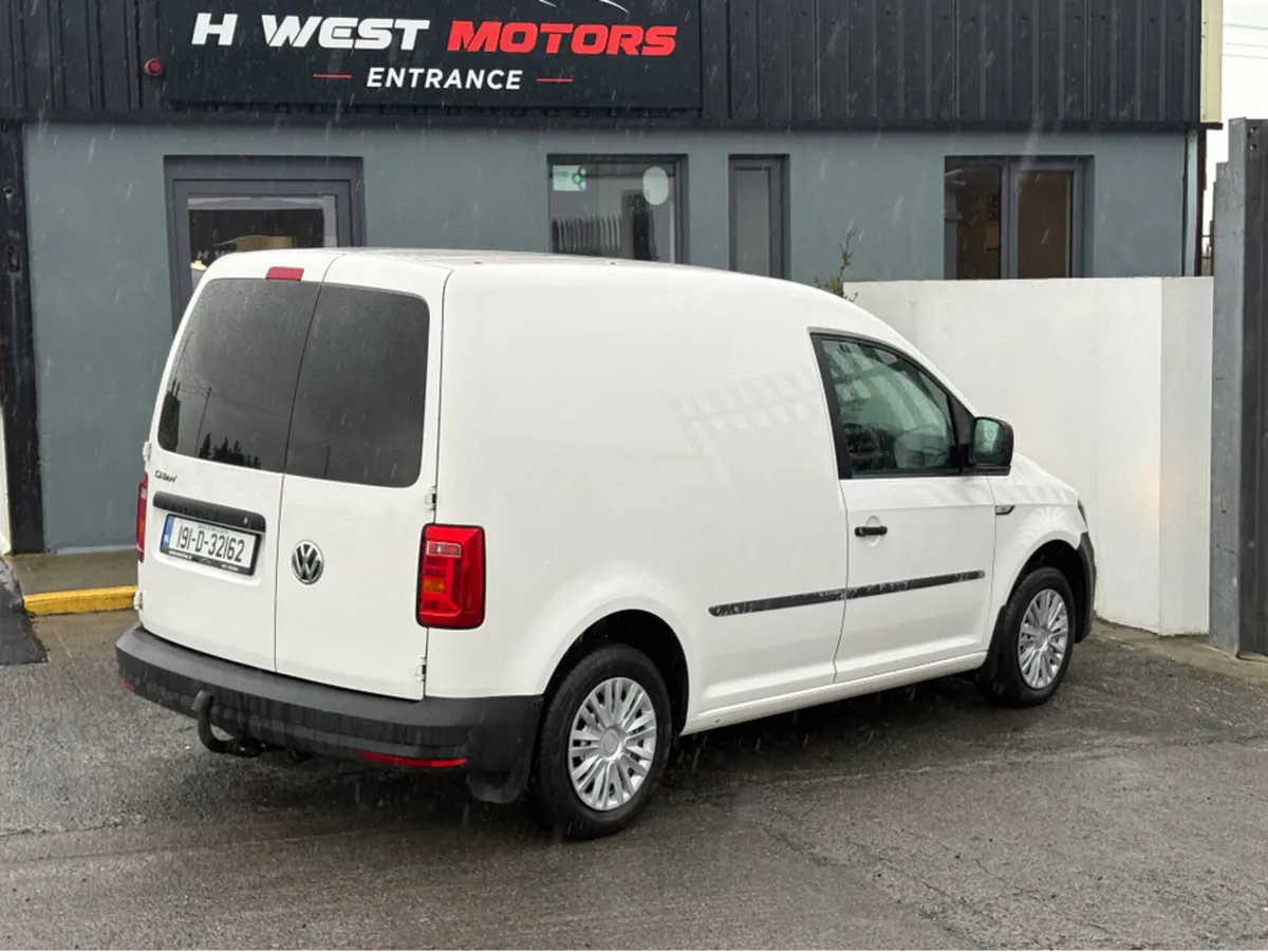 Volkswagen Caddy PV TDI 75HP MANUAL 5SPEED 5DR - Image 4