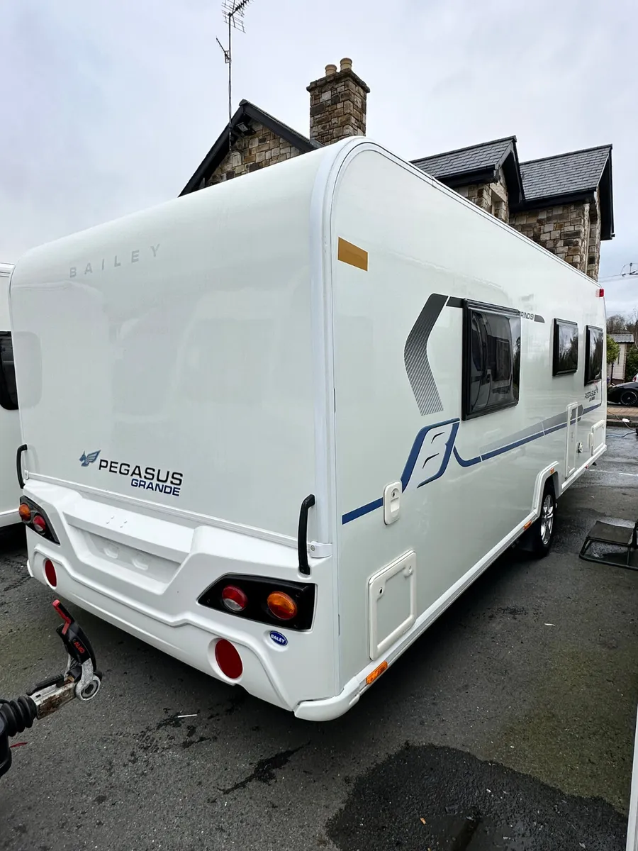 ✨BAILEY GRANDE 4 BERTH ISLAND BED 8FT WIDE✨ - Image 4