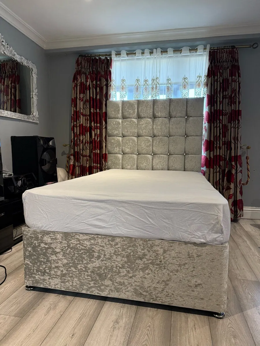 Small double bed snd mattress - Image 2