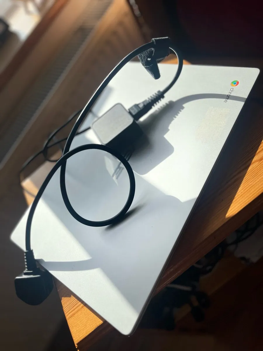 ASUS Chromebook C523N - 15.6”- perfect working - Image 1