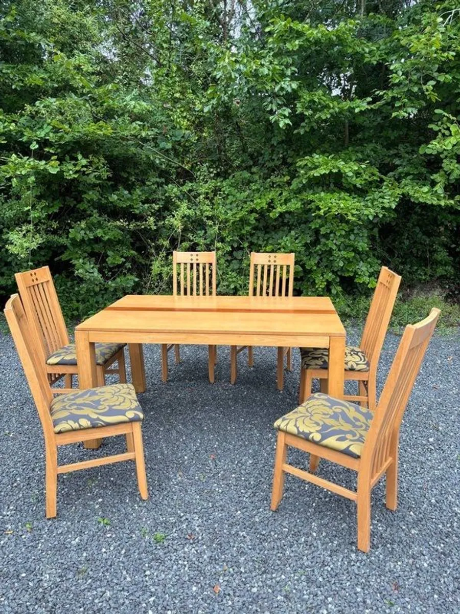 Dinning table and chairs in very good condition - Image 1