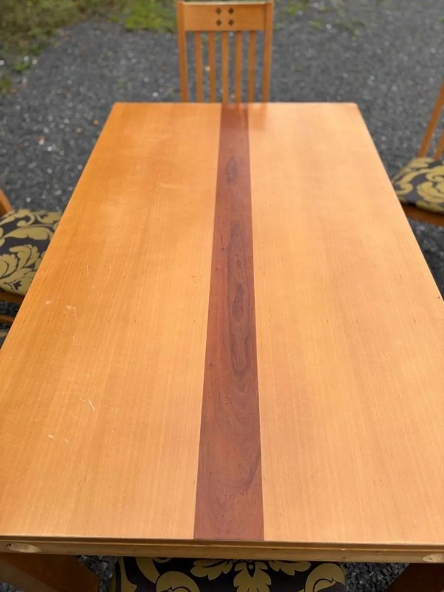 Dinning table and chairs in very good condition - Image 3