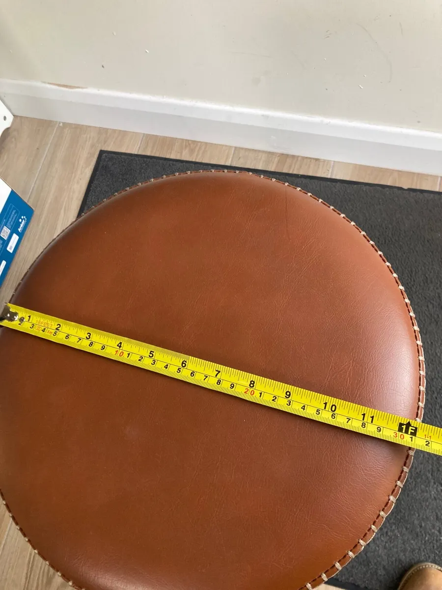 2 brand new stools - Image 2