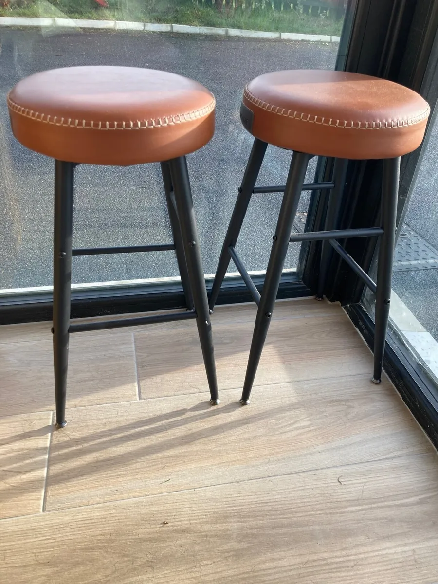 2 brand new stools - Image 1