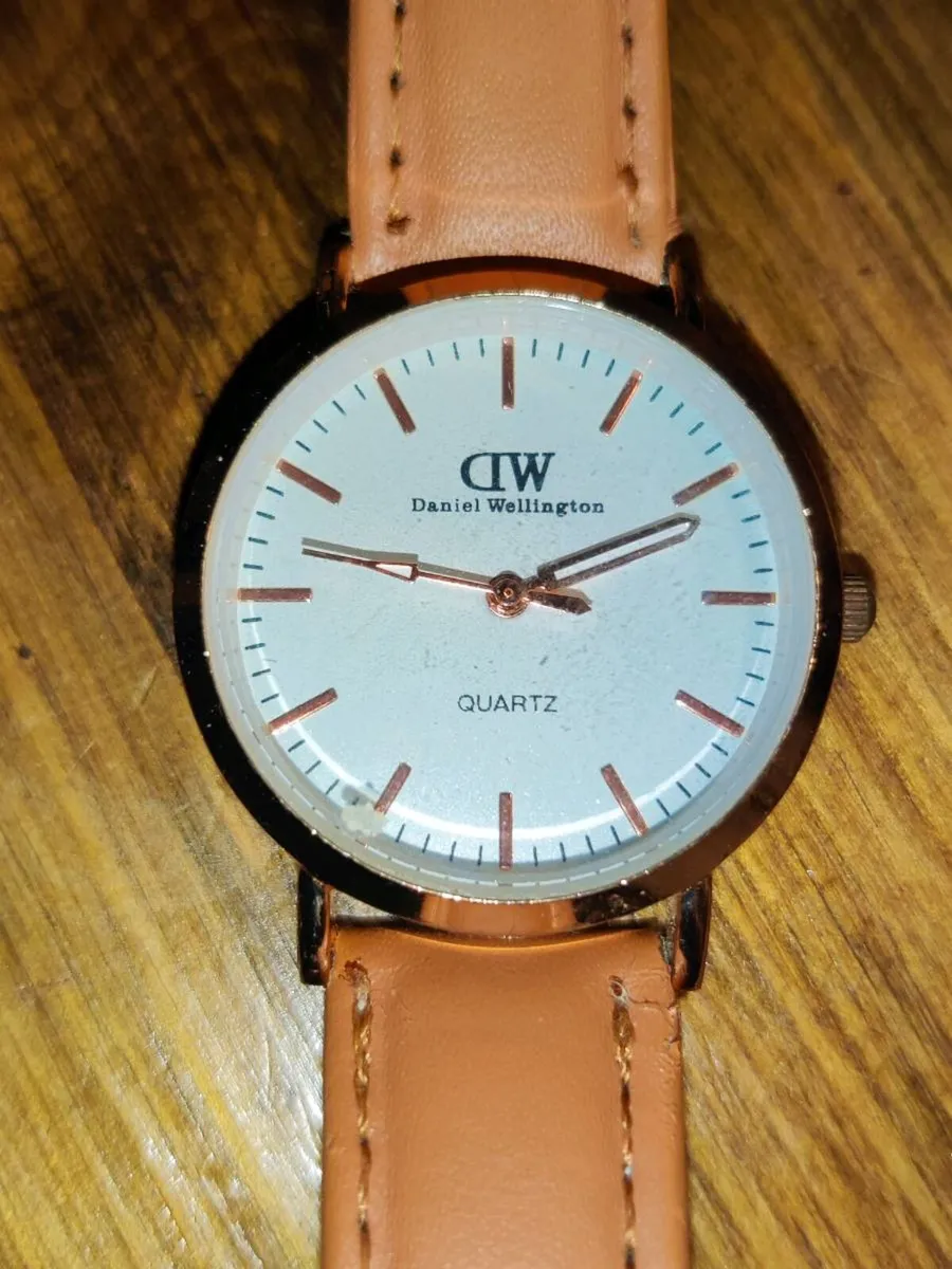 HUGE DANIEL WELLINTON, Real Designer New Watch ! - Image 1