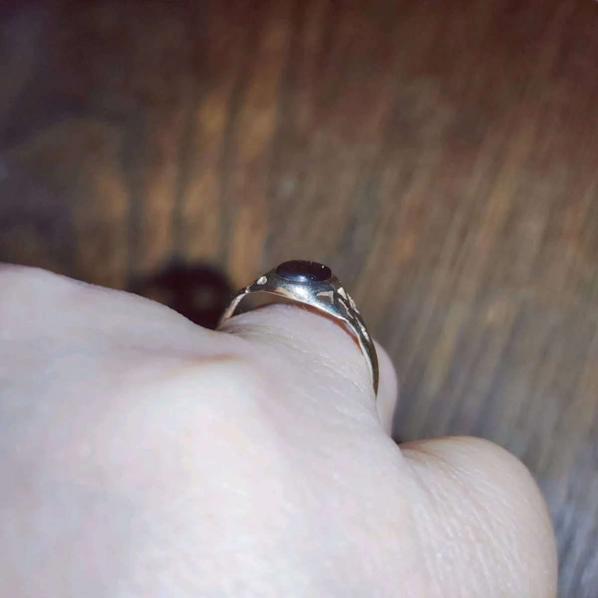 BLACK ONYX TRELLIS, 9CT Gold Vintage Signet Ring ! - Image 3