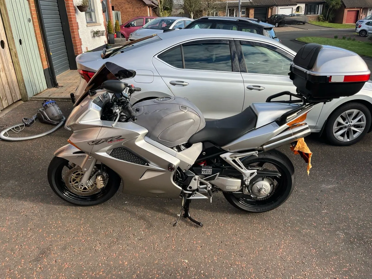 Honda VFR800 Vtec - Image 1