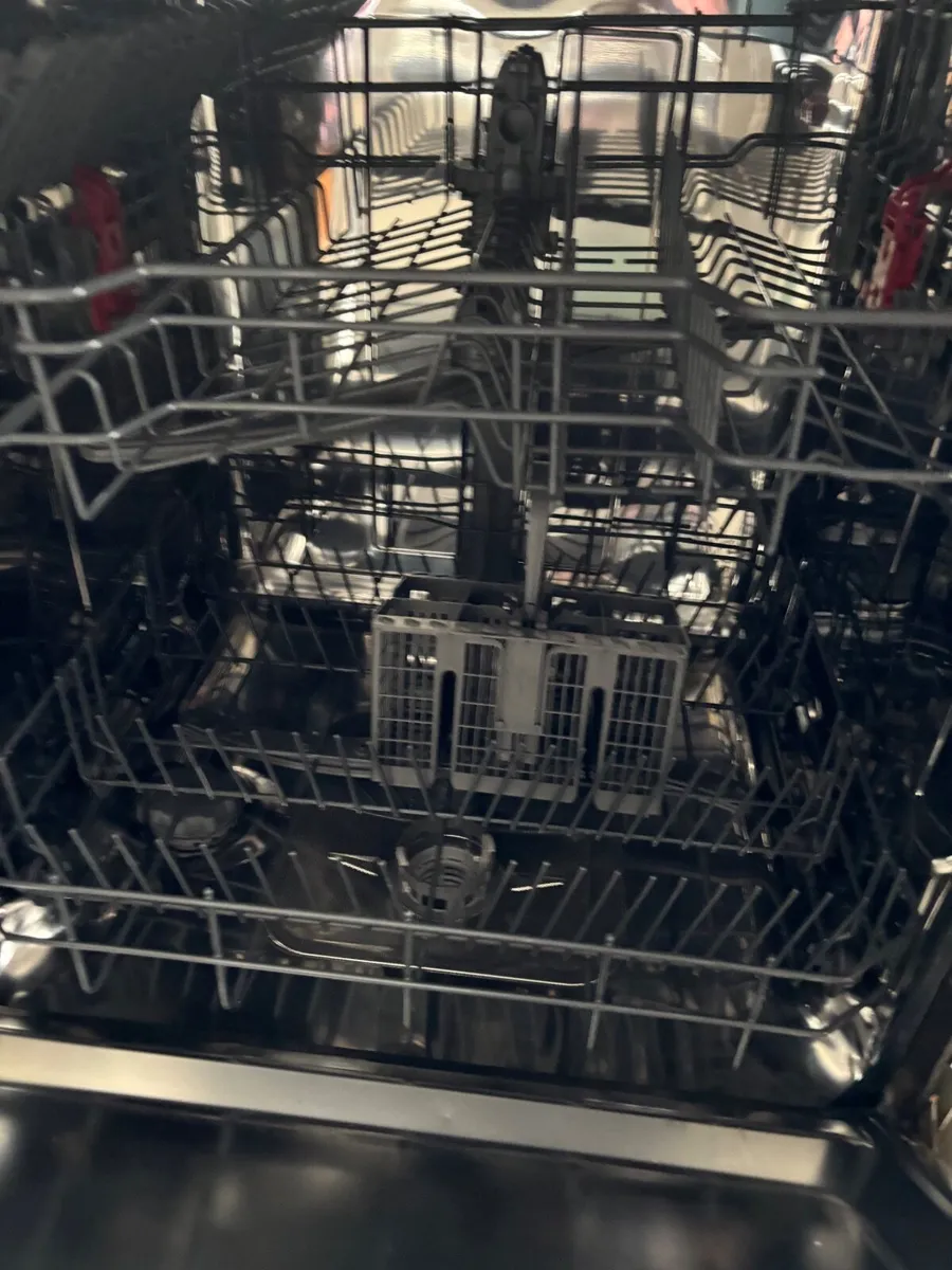 Whirlpool dishwasher - Image 4