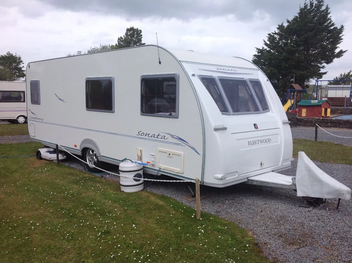07 fleetwood(adria) 6 berth caravan…spacious - Image 1