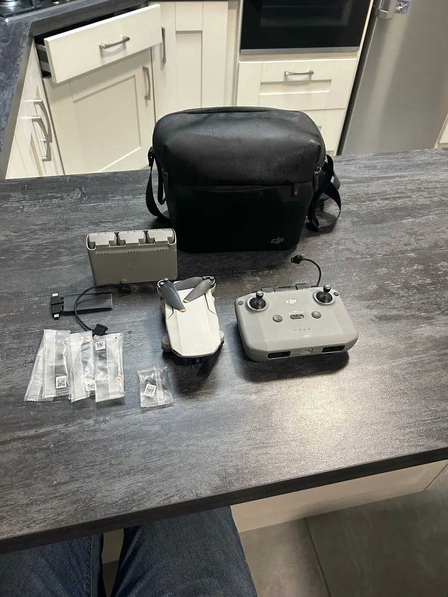 Dji Mini 2 Fly More combo - Image 1