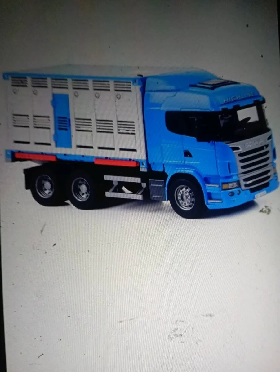 LARGE BRUDER  SCANIA  CATTLE TRNSPORT  TRUCK - Image 4