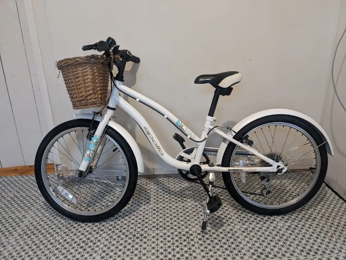 Kids bike excellent condition - Image 1