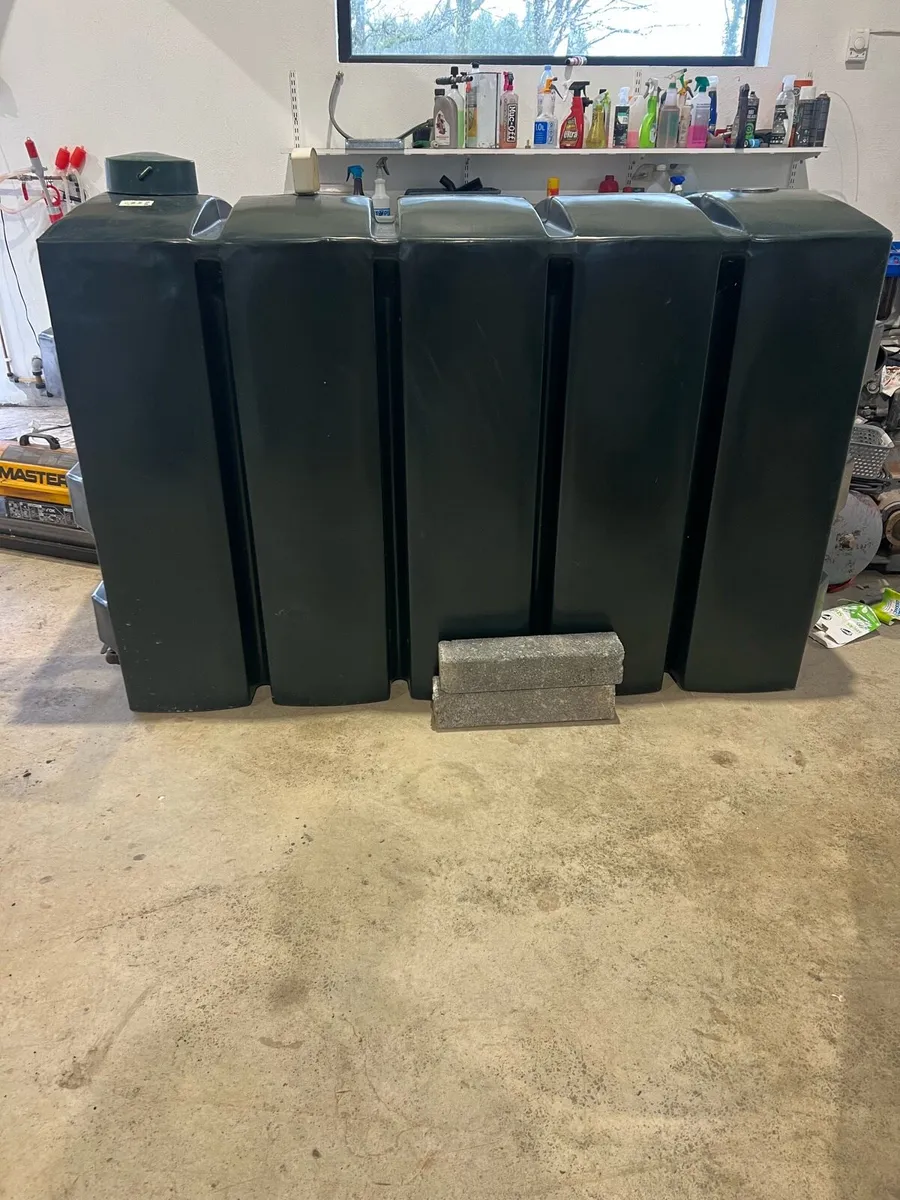 Oil tank 1200L - Image 1