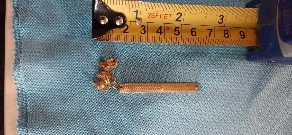 9ct solid gold vintage toothpick - Image 2