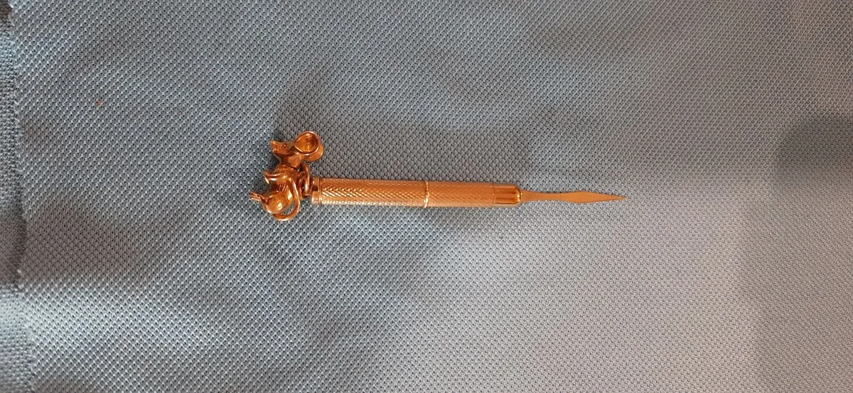 9ct solid gold vintage toothpick - Image 3