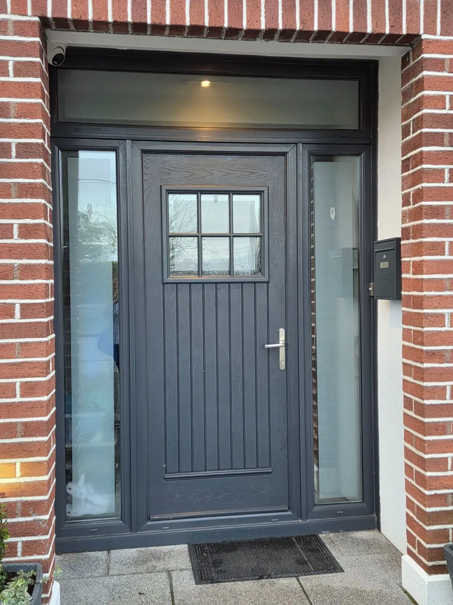 Front door - Image 2