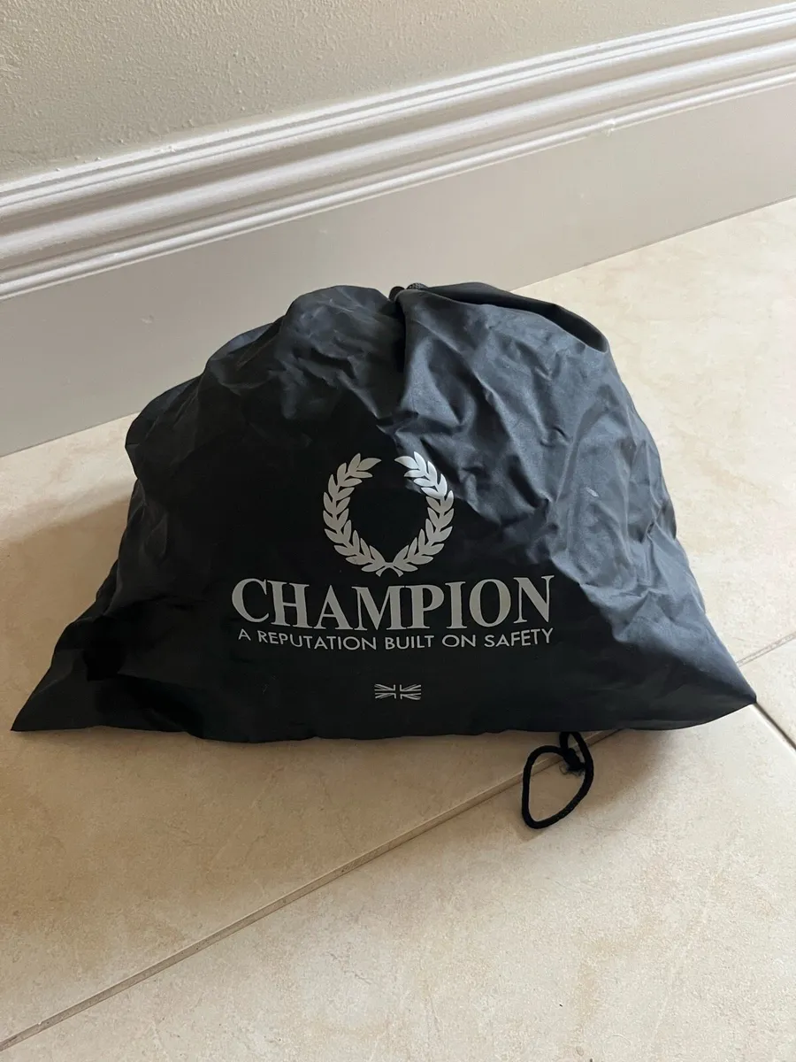 Champion Riding Helmet - 59 cm - Image 4