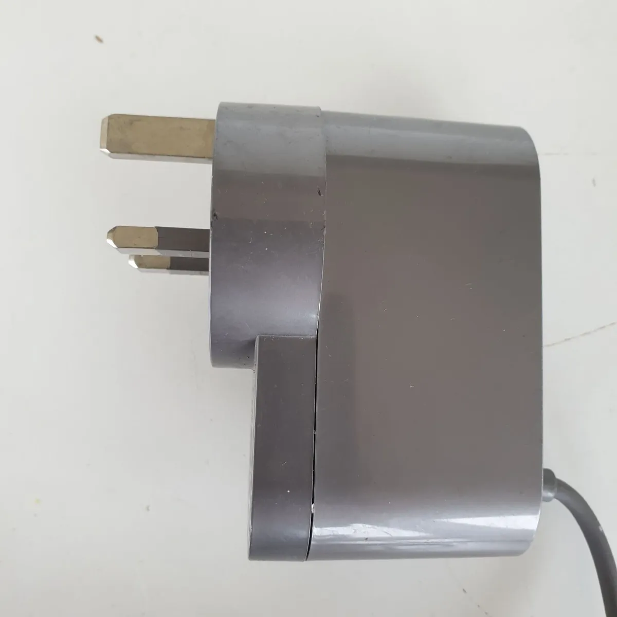 Dyson V6 charger & docking station - Image 3