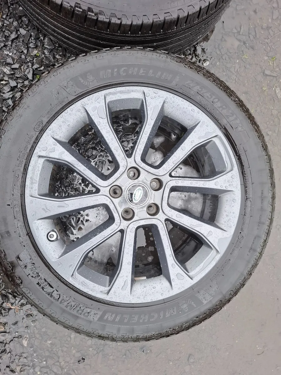 21" Genuine Range Rover Alloys with tyres - Image 3