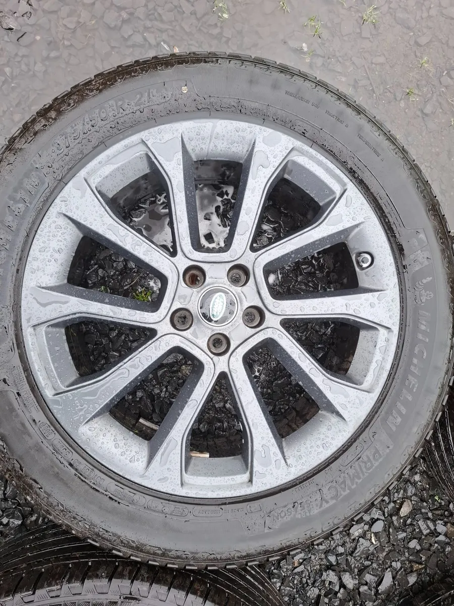 21" Genuine Range Rover Alloys with tyres - Image 4