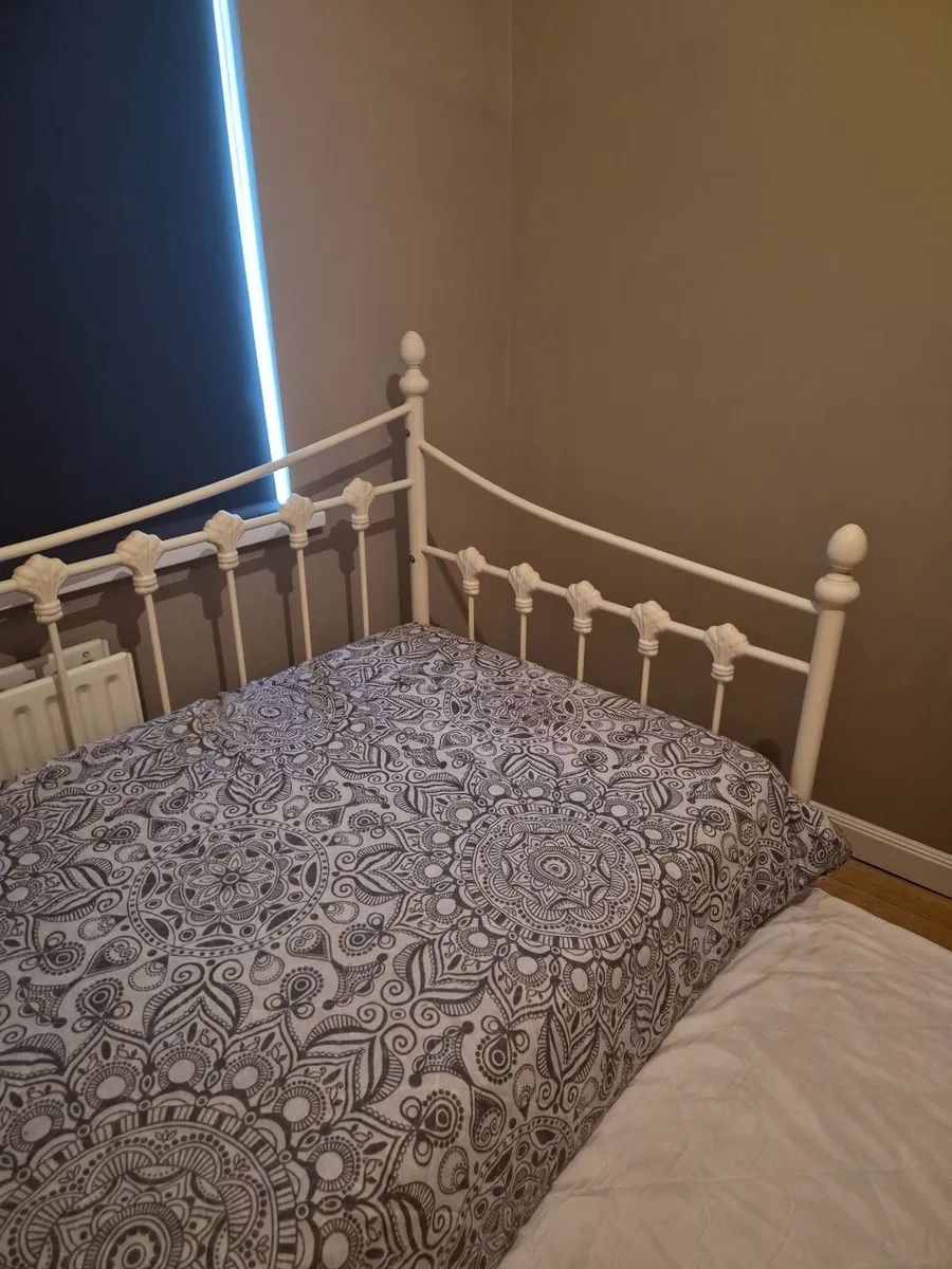 Decorative metal single day bed plus single bed - Image 3