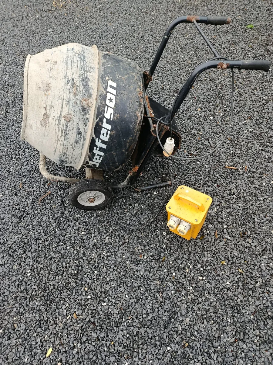 Cement mixer - Image 1