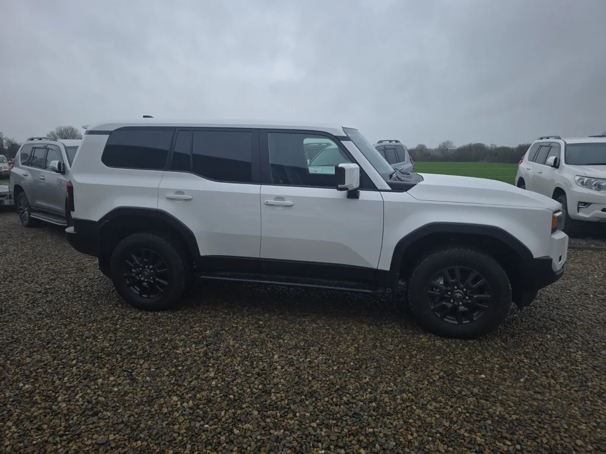 Toyota Land Cruiser GX LWB Commercial - Image 3