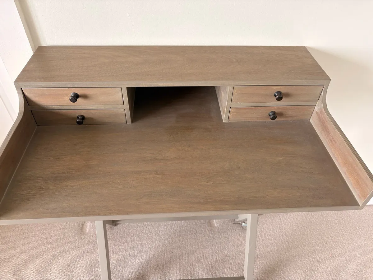 Luxury Vanity Table - Image 3
