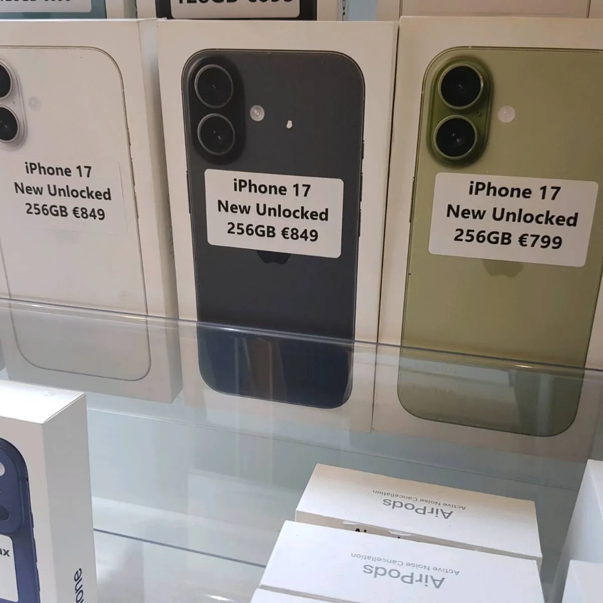 iPhone 17
