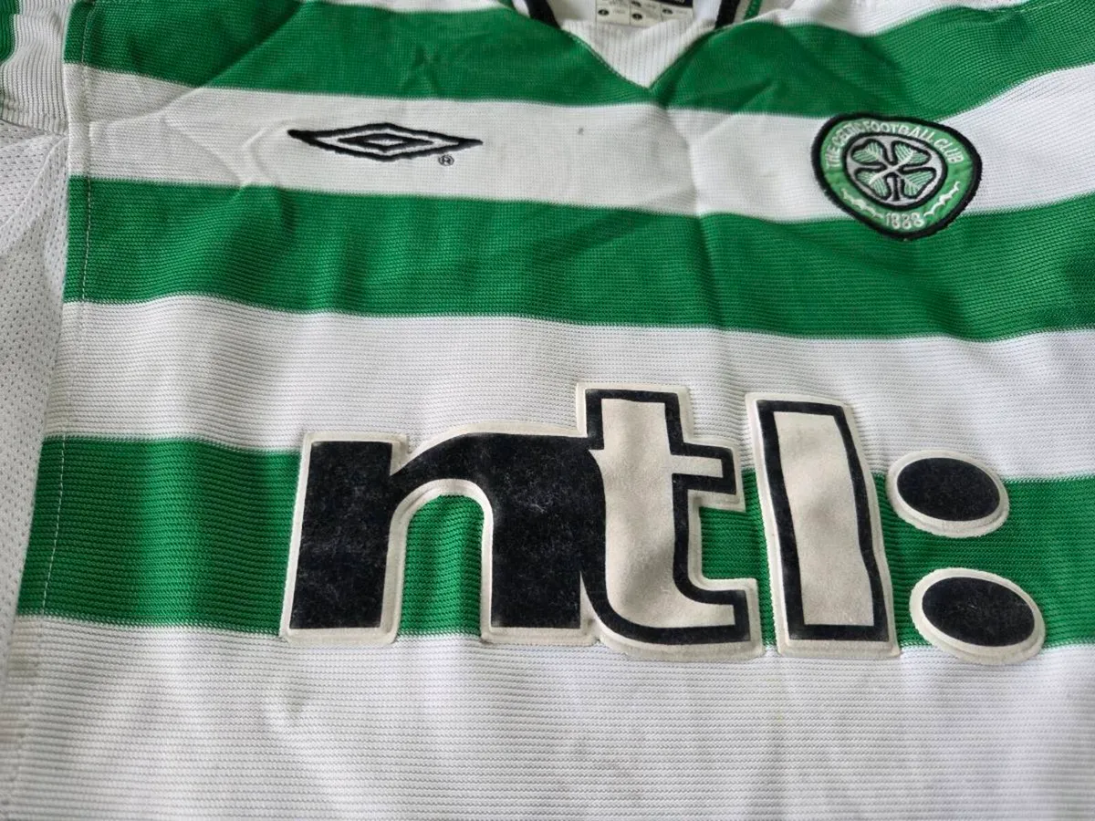 Celtic Football Home Jersey 2001 to 2003 Umbro - Image 4