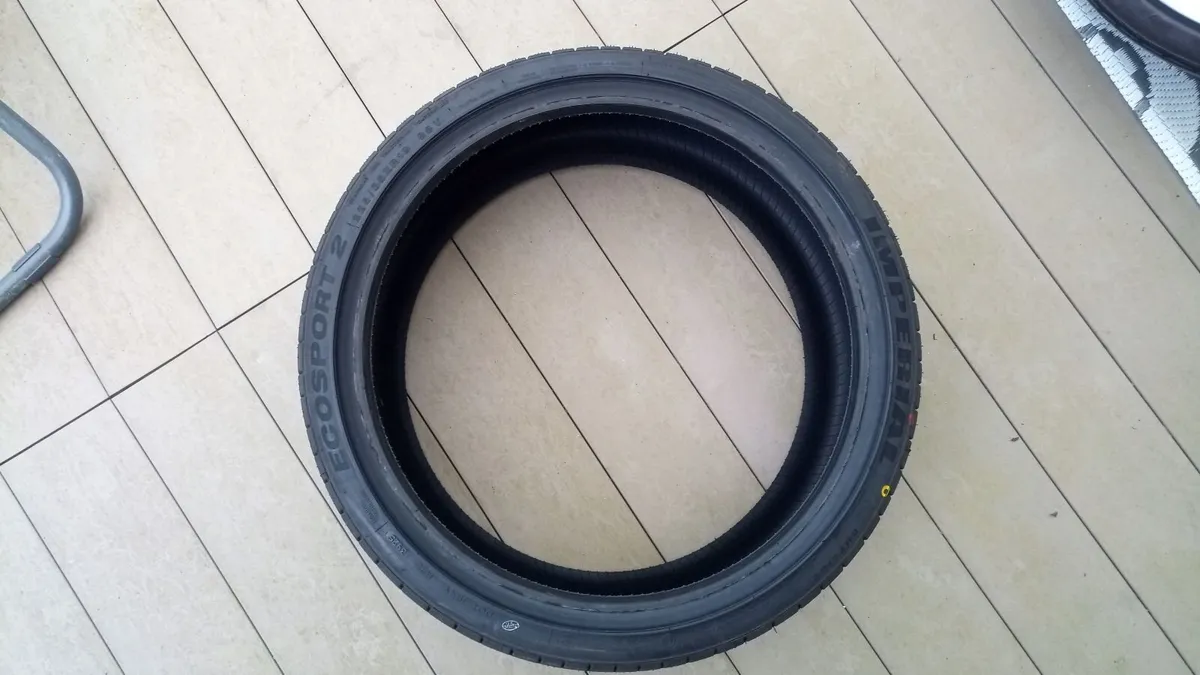 New 4 x Tyres 19"  225/35/19 - Image 1