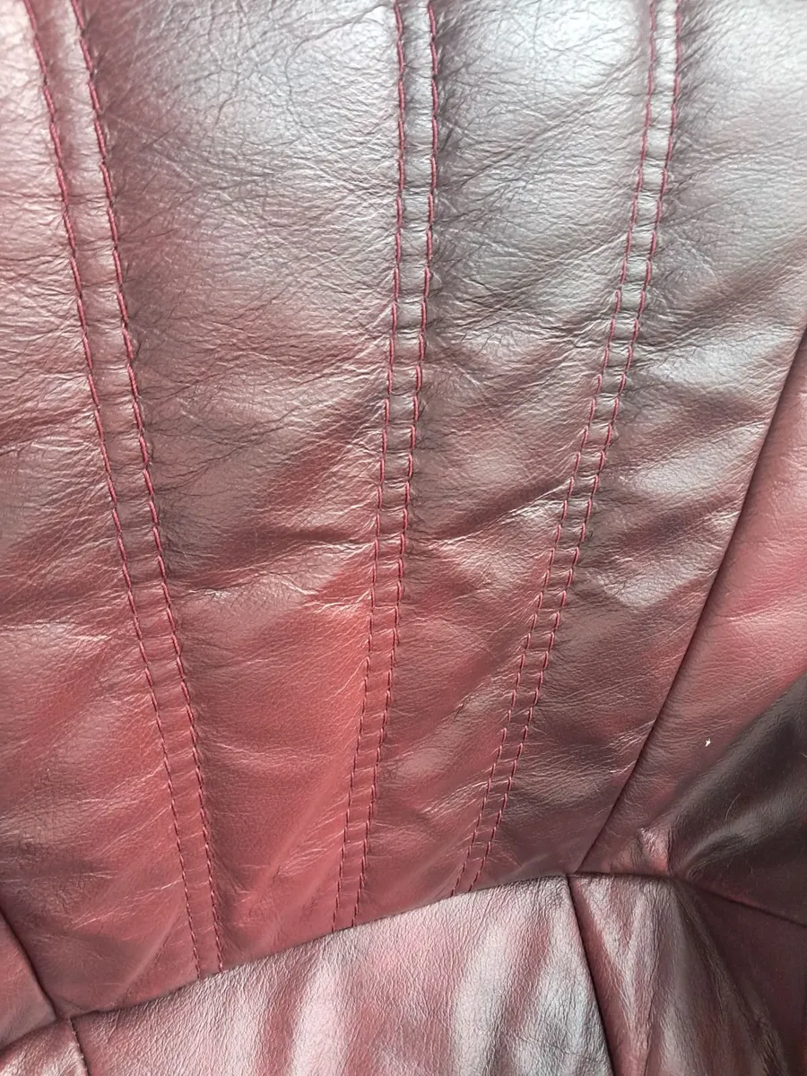 Maroon leather couch - Image 3