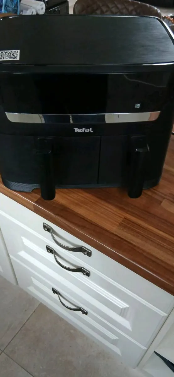 Tefal air fryer.used once - Image 2