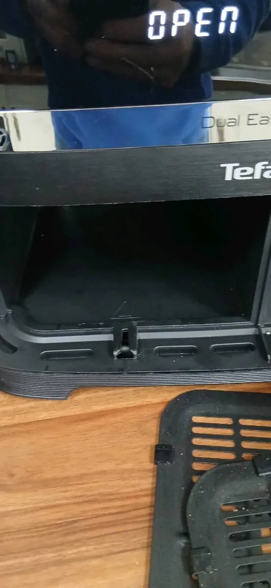 Tefal air fryer.used once - Image 3