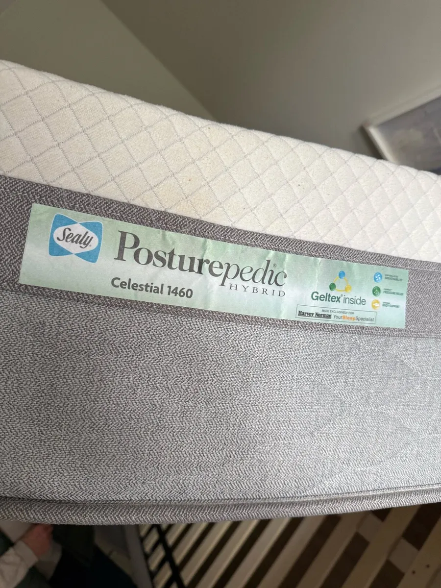 Kingsize Sealy mattress and bed frame - Image 3