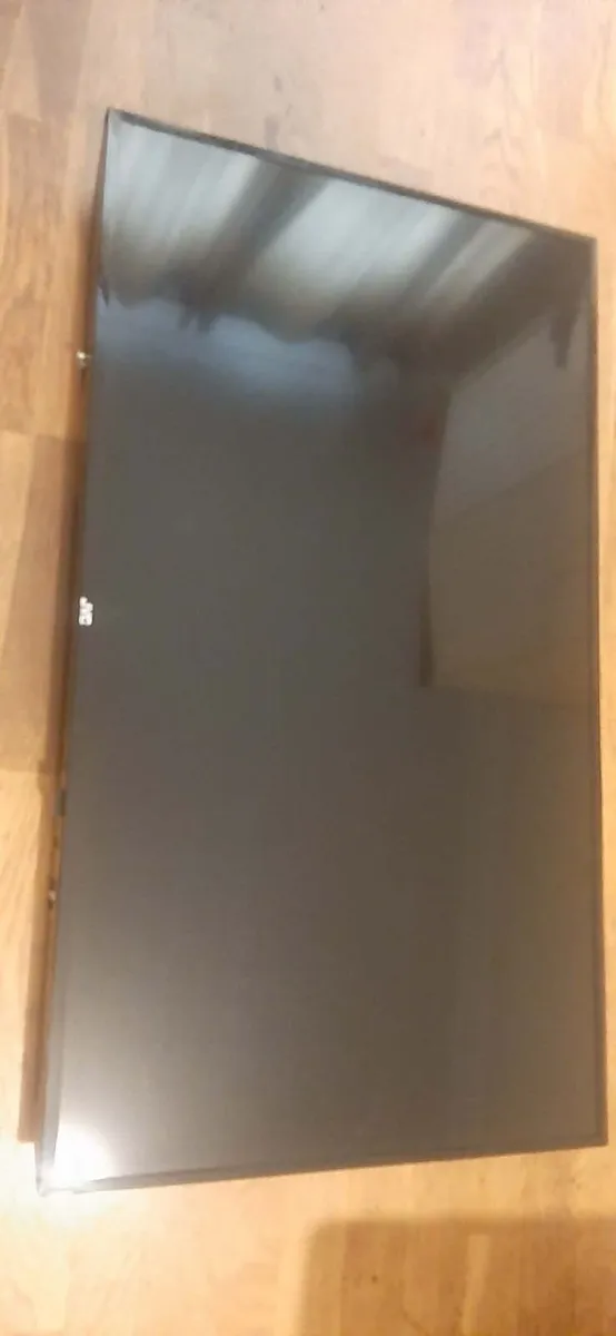 40 inch tv - Image 1