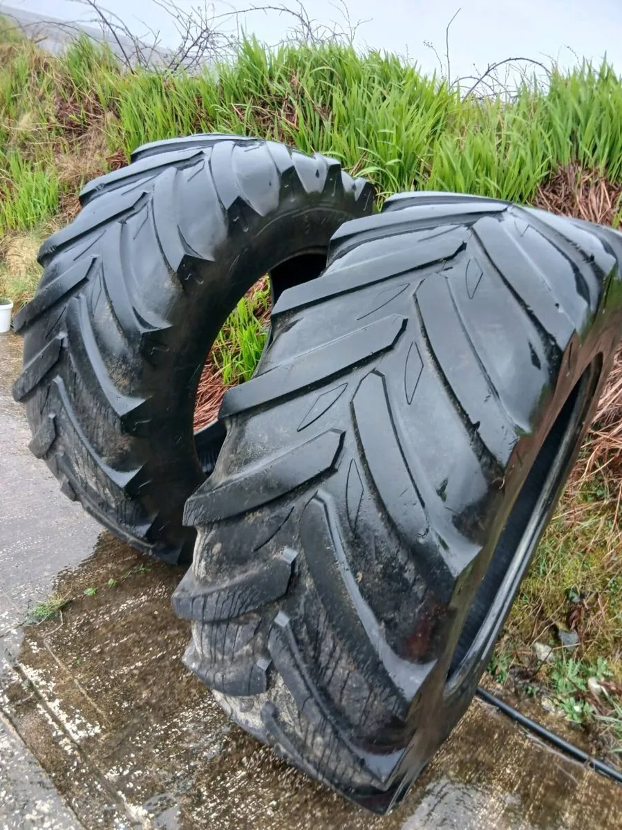 ,2 600,60,38 tyres and 14.9xr28 dual wheels - Image 4