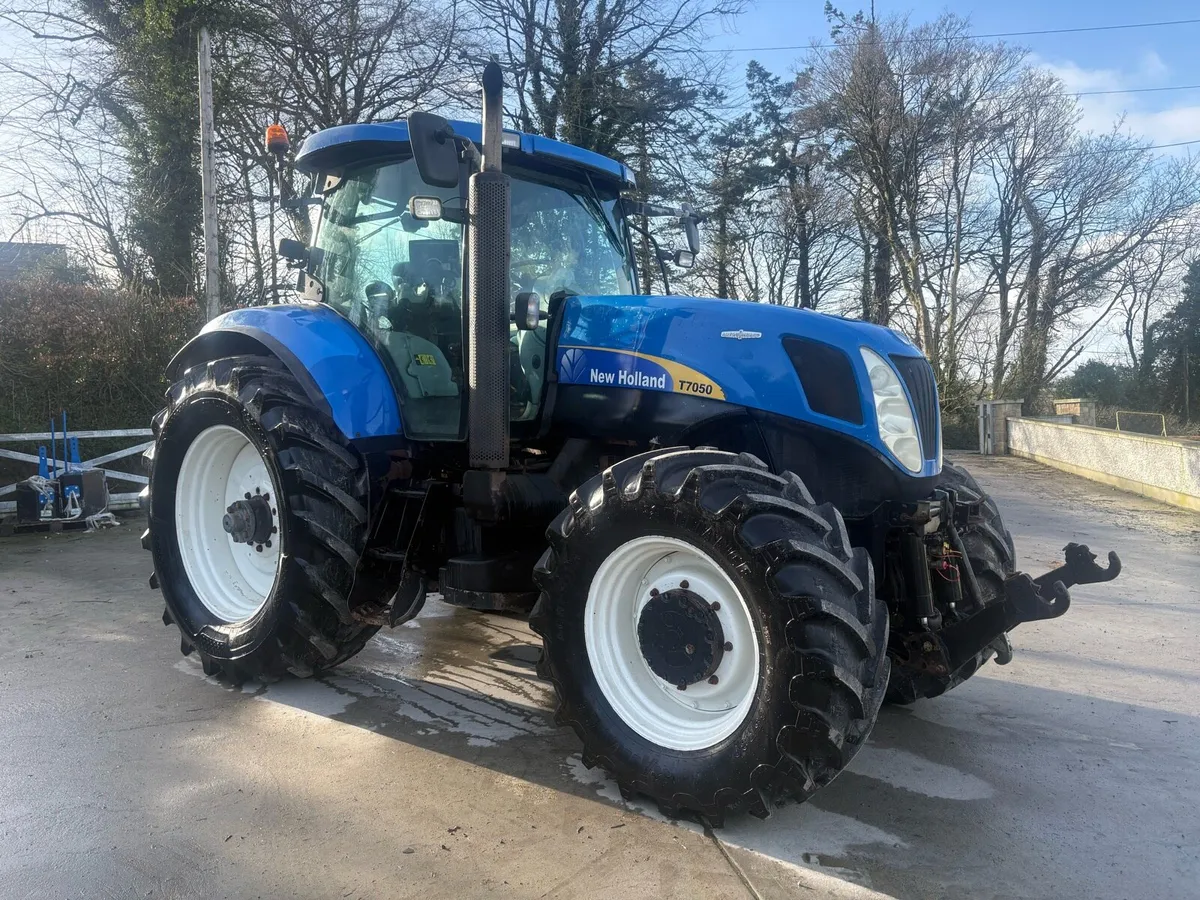2010 New Holland T7050 **Autocommand** - Image 2