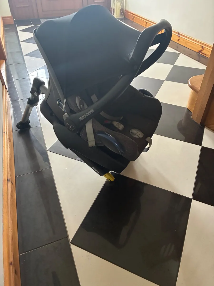Maxi cosi car seat - Image 3