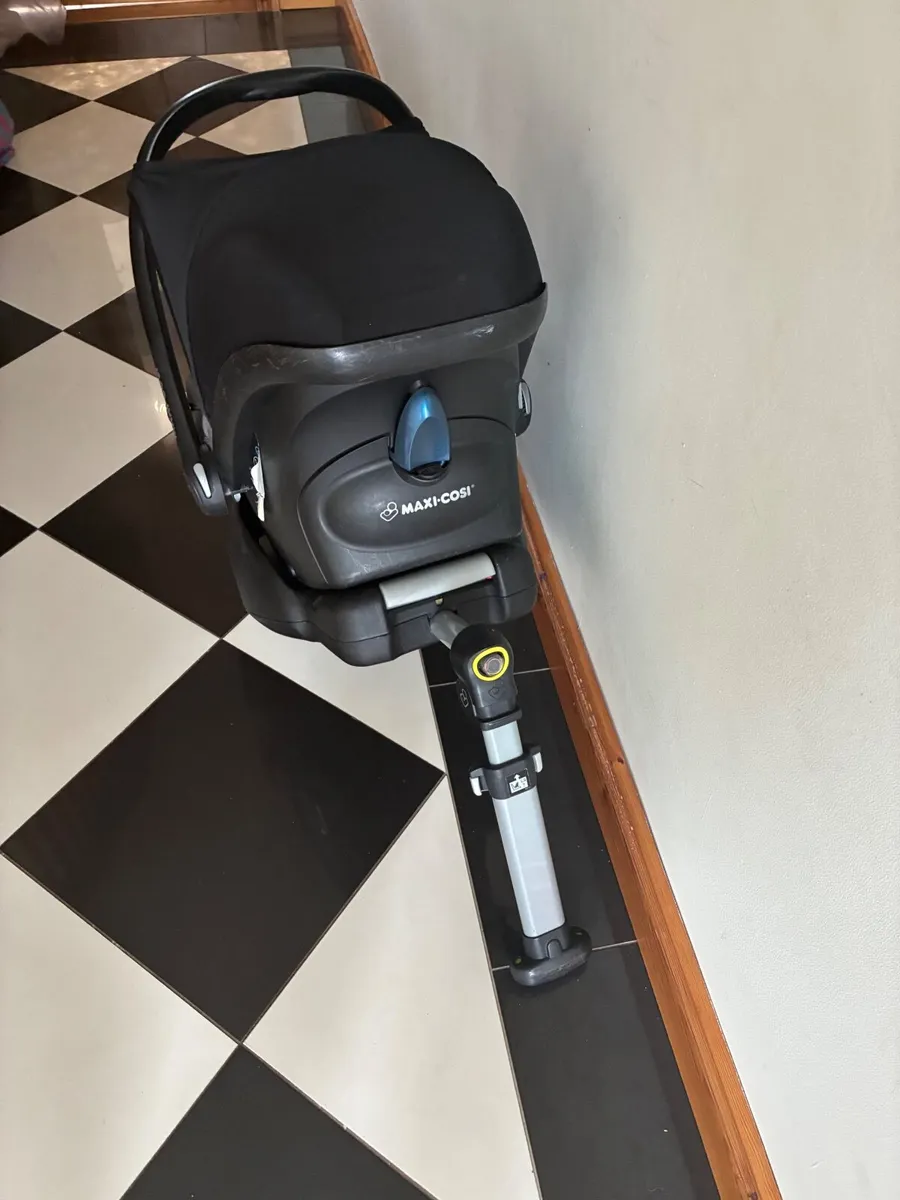 Maxi cosi car seat - Image 4