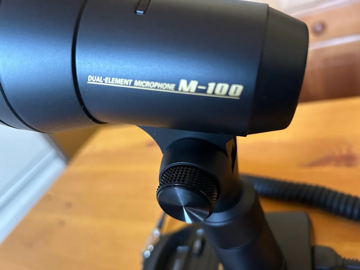 Ham radio Yaesu m100 microphone as new - Image 1