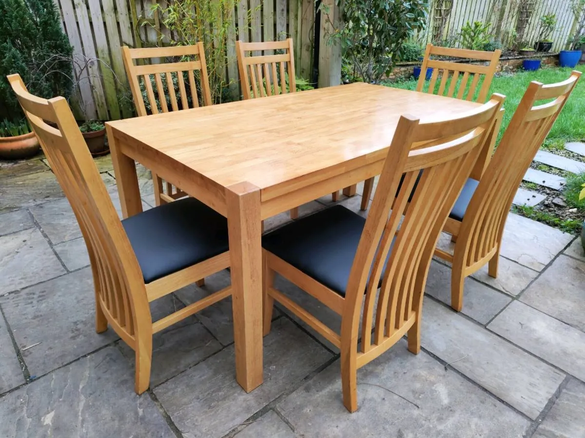 Kitchen dining table - Image 1
