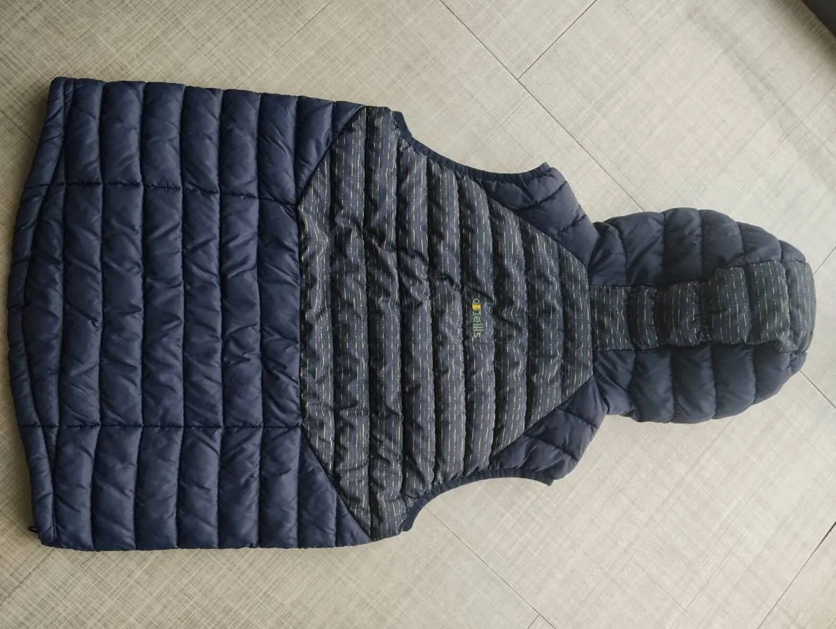 Kerry sleeveless puffer, age 13 - Image 2