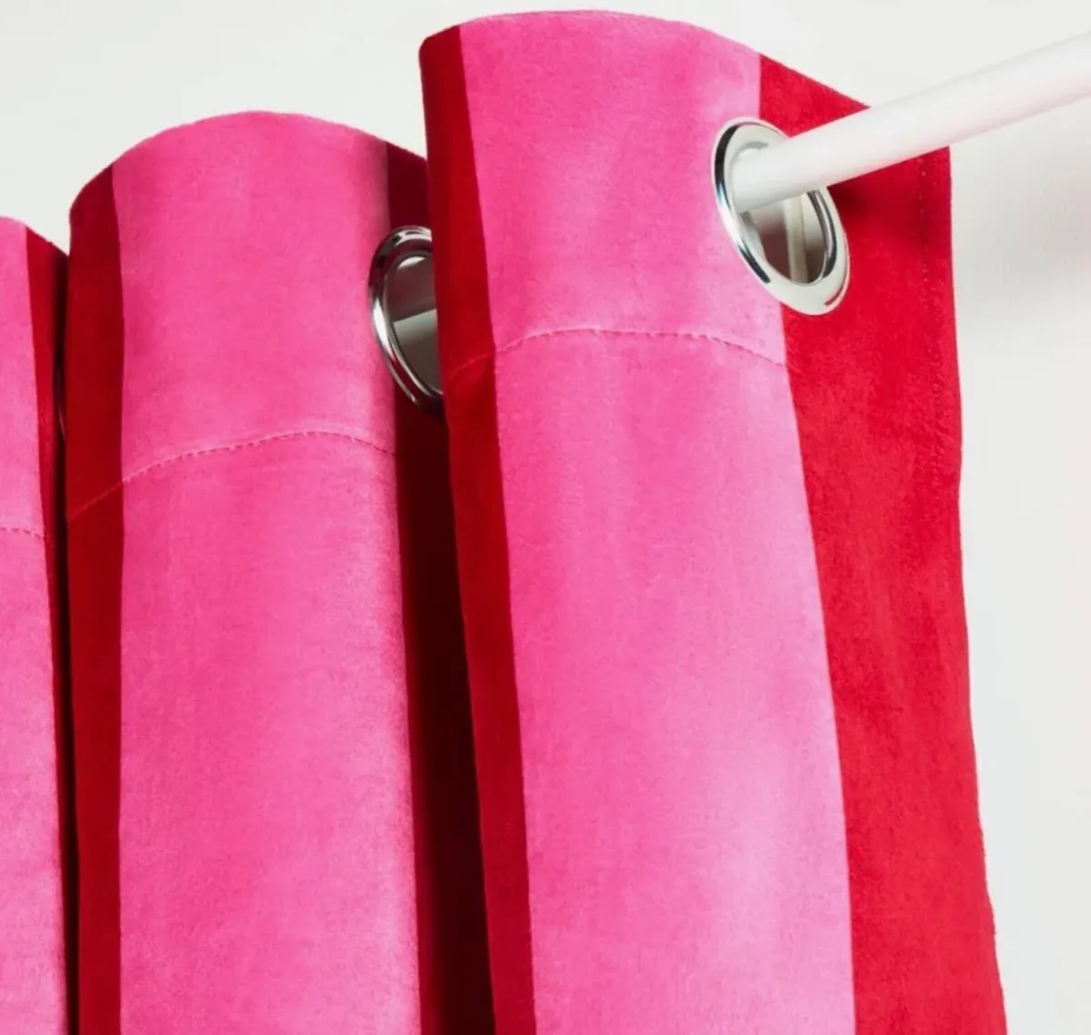 90 x 90 Curtains - Image 1