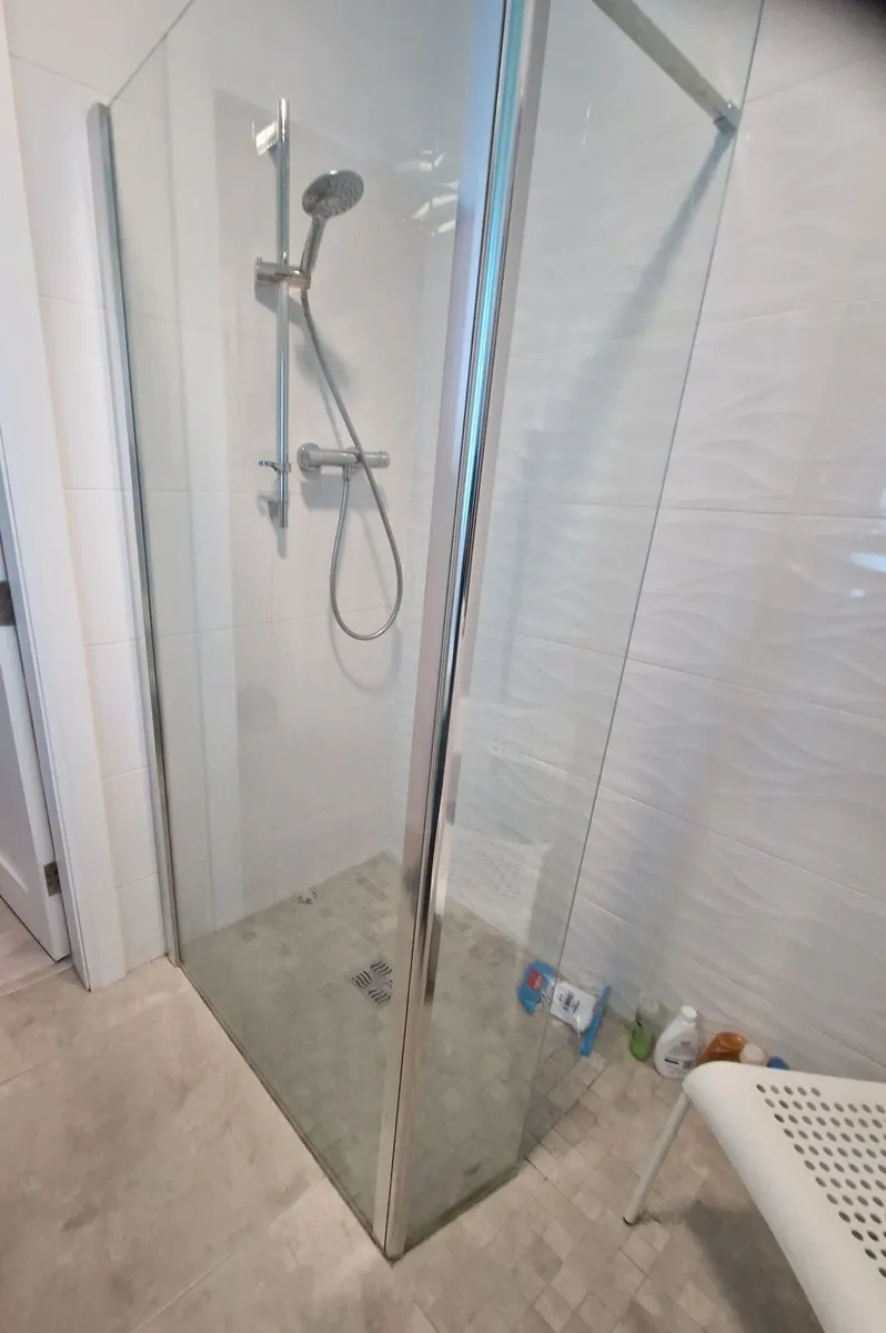 Shower Wetroom side panel and flipper panel - Image 1