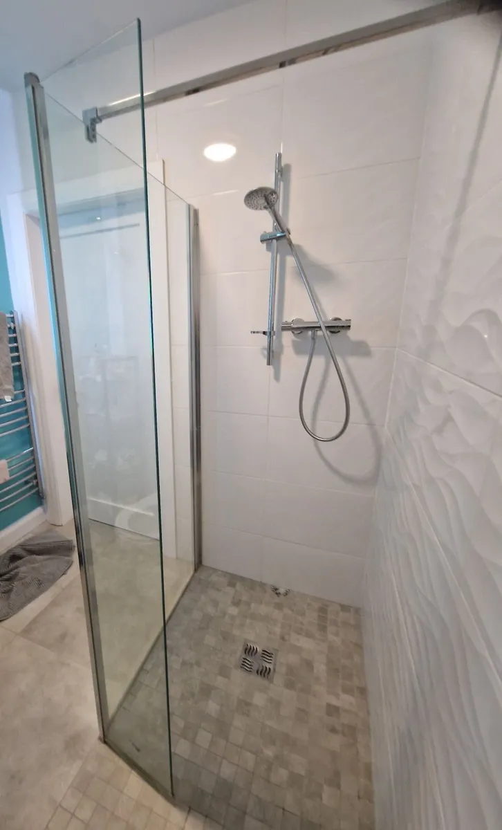 Shower Wetroom side panel and flipper panel - Image 4