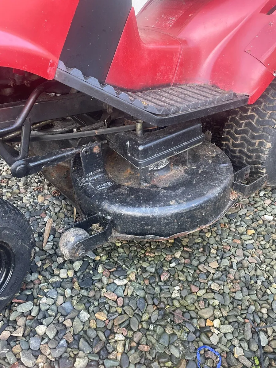 BREAKING ride on mower - Image 2