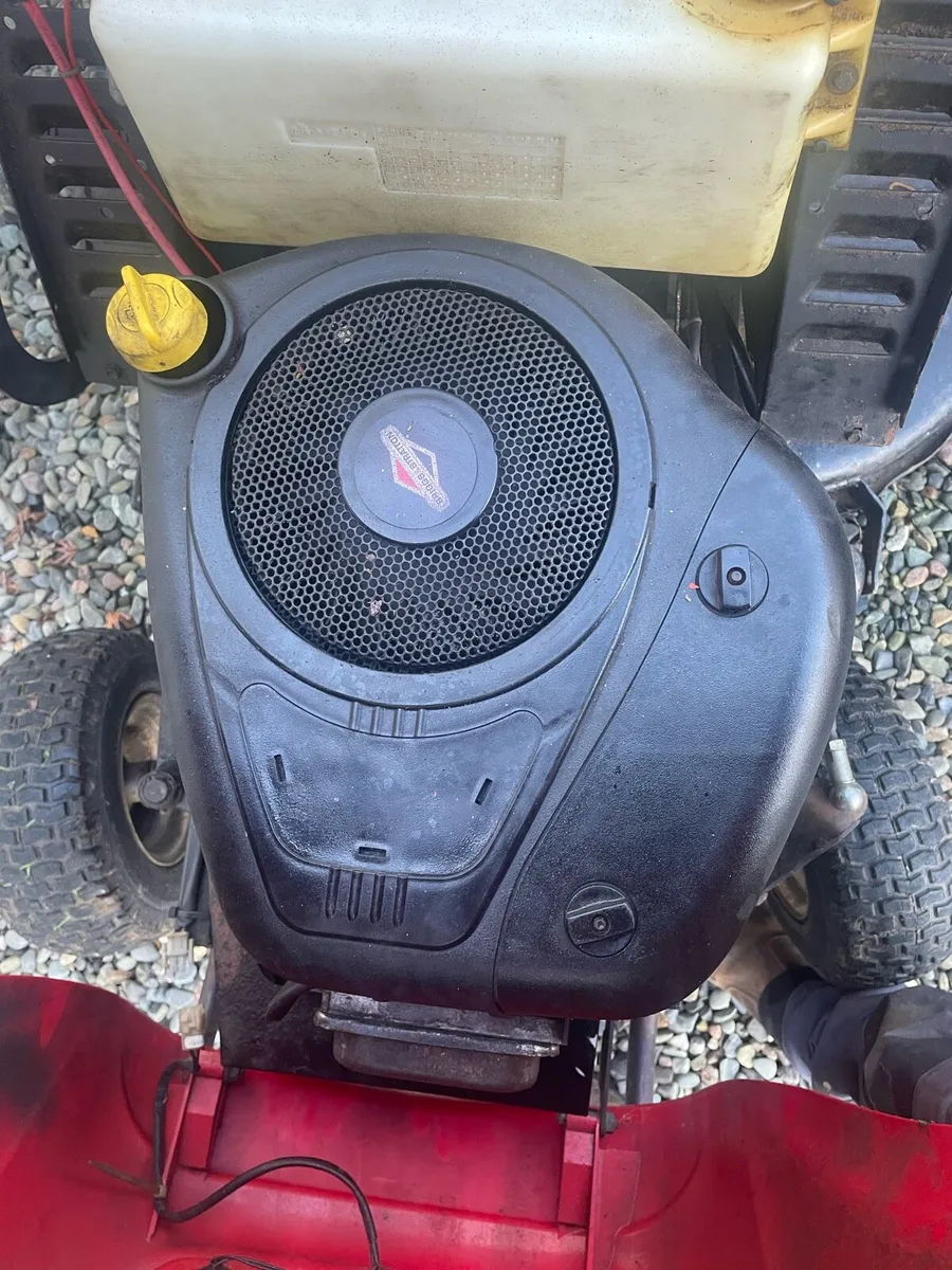 BREAKING ride on mower - Image 3